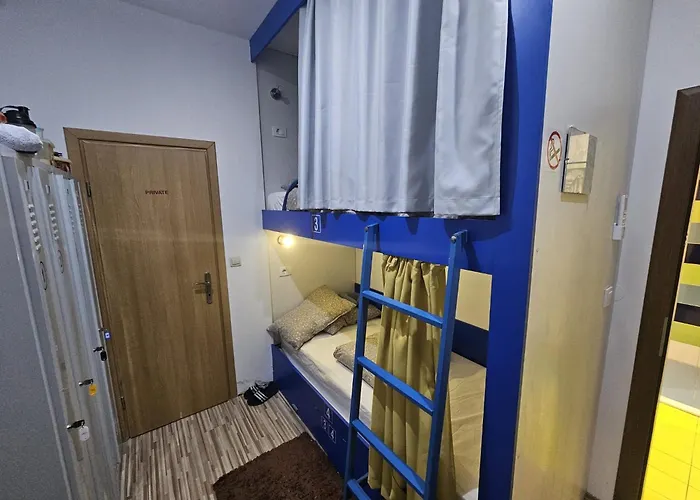 Hostel Renato *